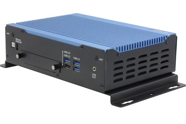 Máy tính công nghiệp không quạt AAEON BOXER-6646-ADP vỏ xanh tản nhiệt, các cổng phía trước